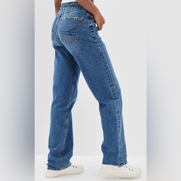 Never worn jeans. Thick material. Durable and comfortable. - Picture 2 of 3